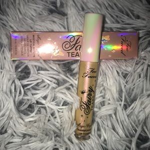 TOO FACED MAGIC CRYSTAL Fairy tears LIP Topper